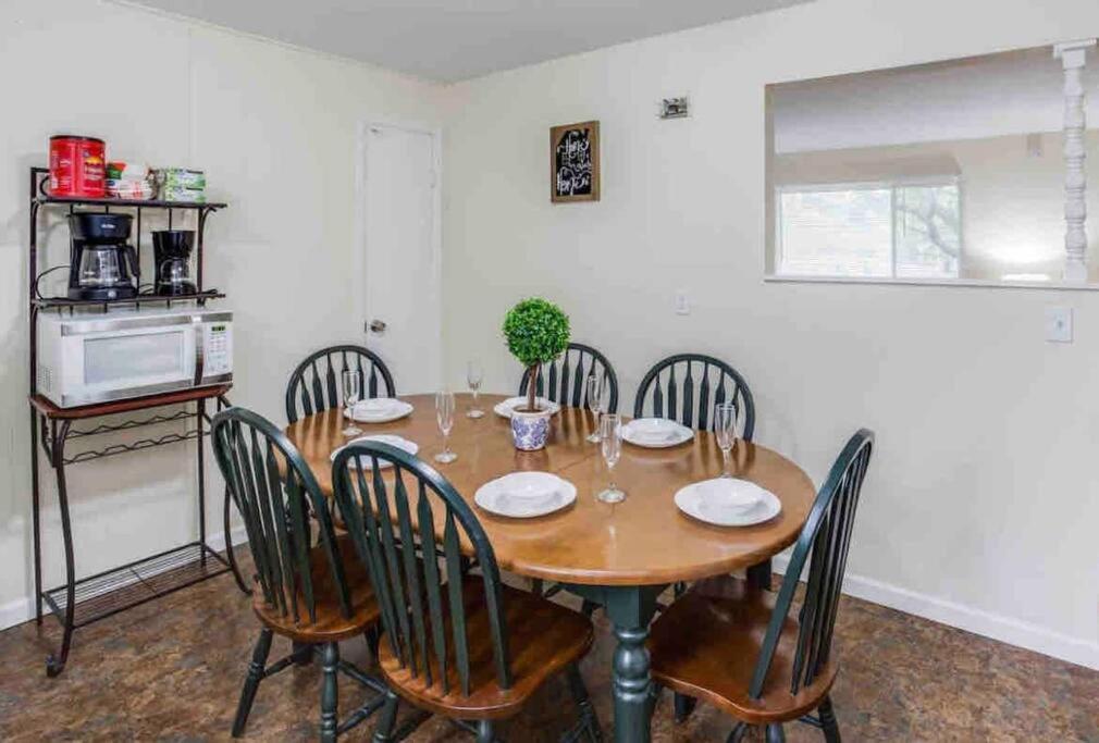 Apartamento Amazing Ranch Mins Away From Airprt/Rit/Dwtn/Uofr Rochester Exterior foto